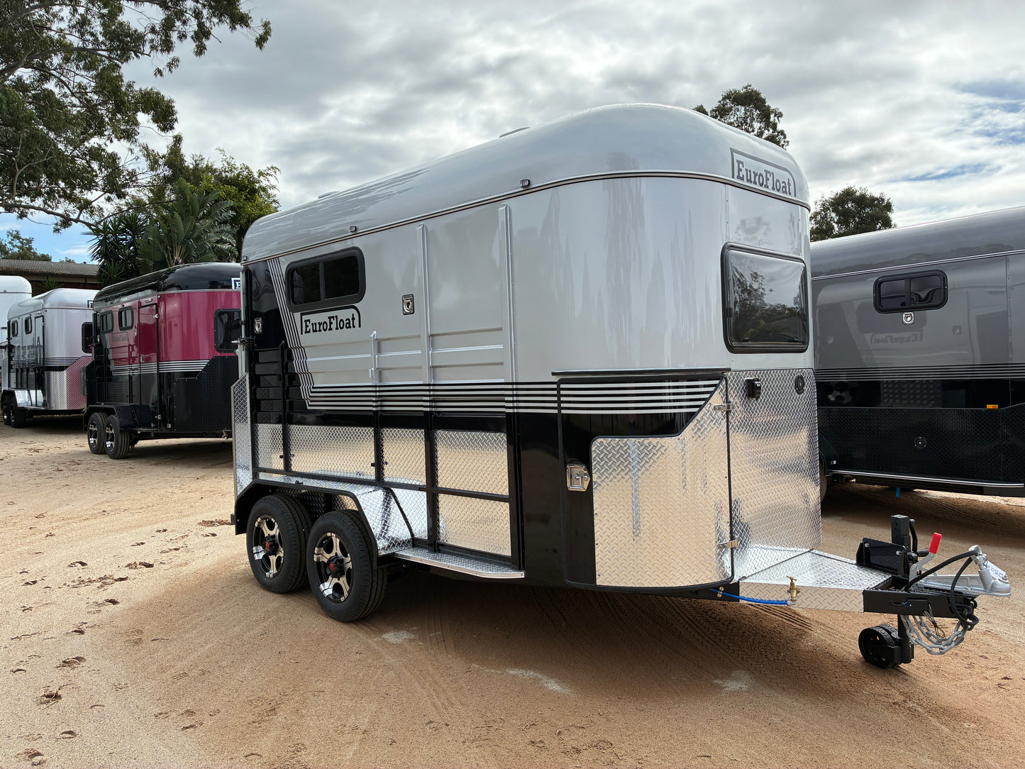 2HSL-L600 SN Classic Series Deluxe Package