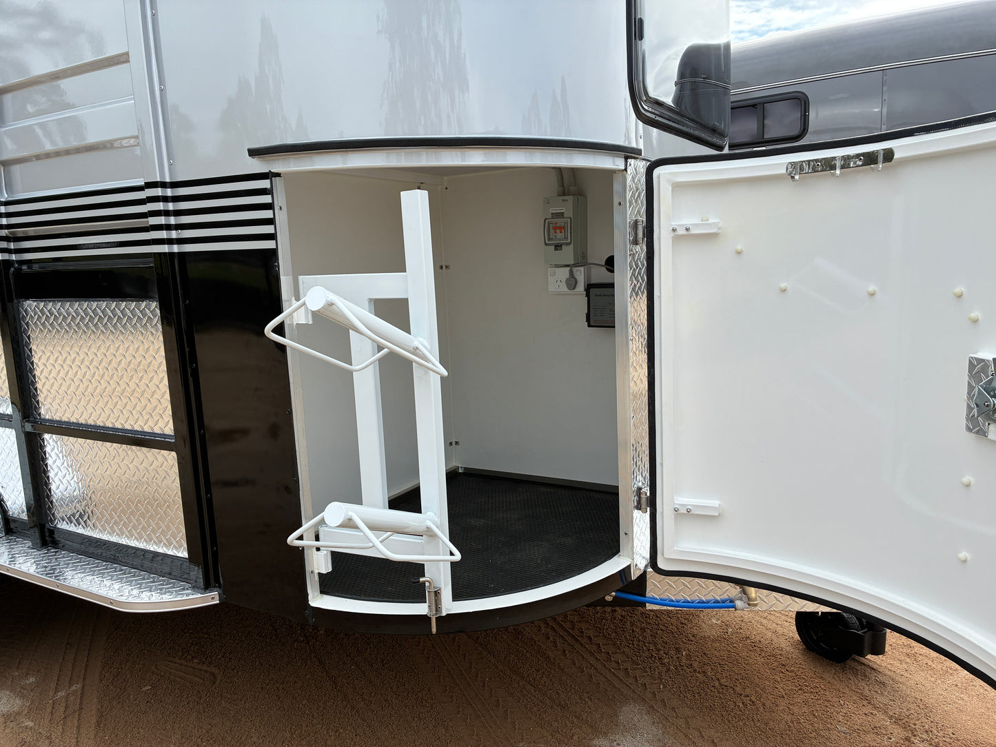 2HSL-L600 SN Classic Series Deluxe Package
