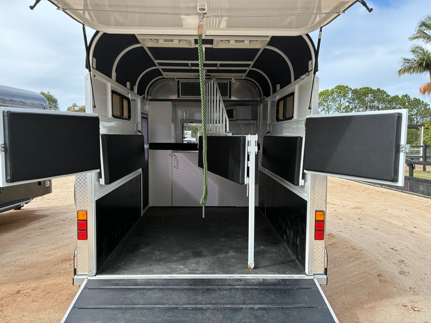 2HSL-L600 SN Classic Series Deluxe Package