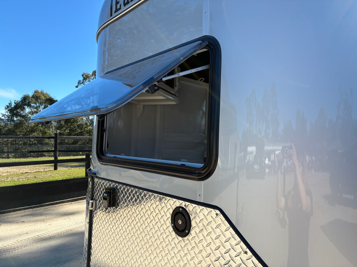 2HSL-L400 SN Classic Series Deluxe Package