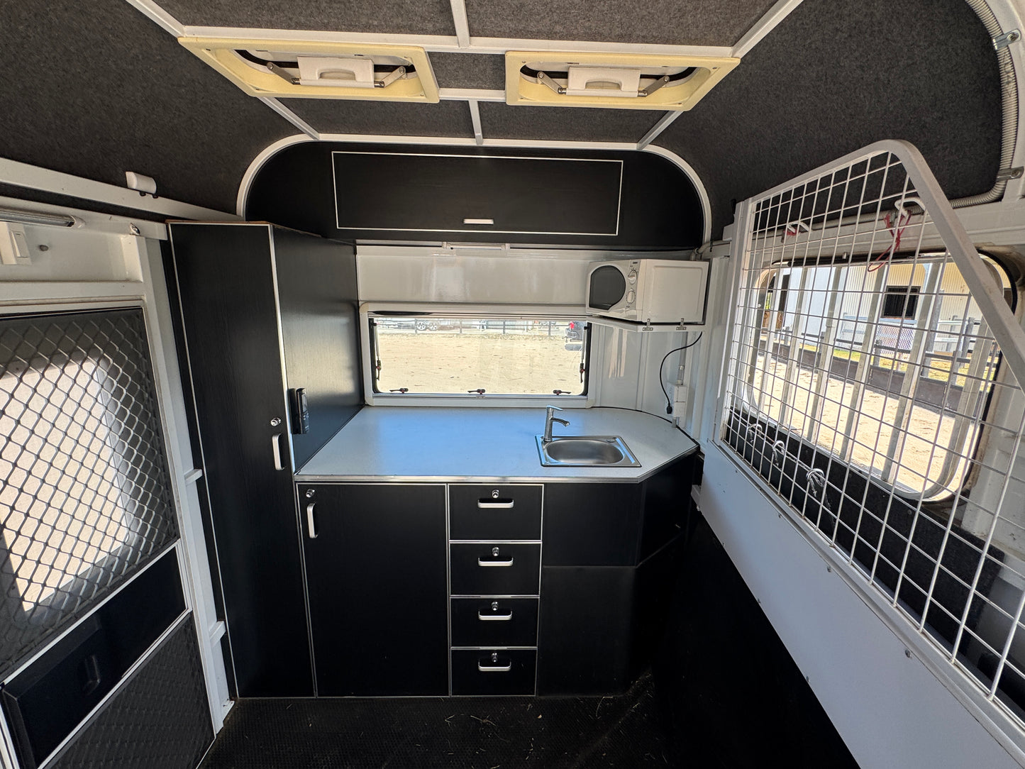 Second Hand 2HAL-L860 SN Prestige Series Deluxe Package
