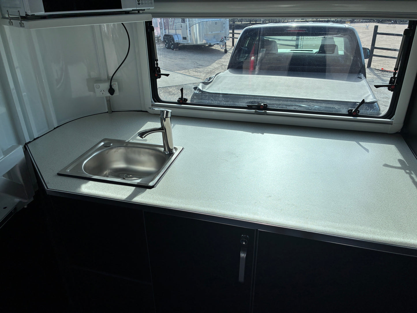 2HAL-L600 SN Prestige Series Deluxe Package