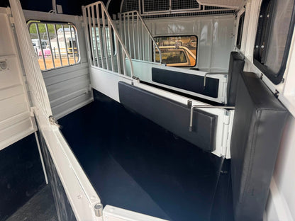 ICON 2HAL-S SN Epic Series Standard Package (281.B) – EuroEquestrian ICON horse float