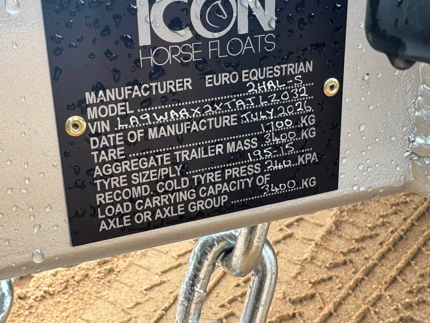 ICON 2HAL-S SN Epic Series Standard Package (281.B) – EuroEquestrian ICON horse float