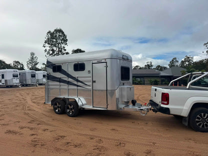 ICON 2HAL-S SN Epic Series Standard Package (281.B) – EuroEquestrian ICON horse float