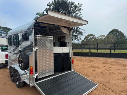 ICON 2HAL-S SN Epic Series Standard Package (281.B) – EuroEquestrian ICON horse float