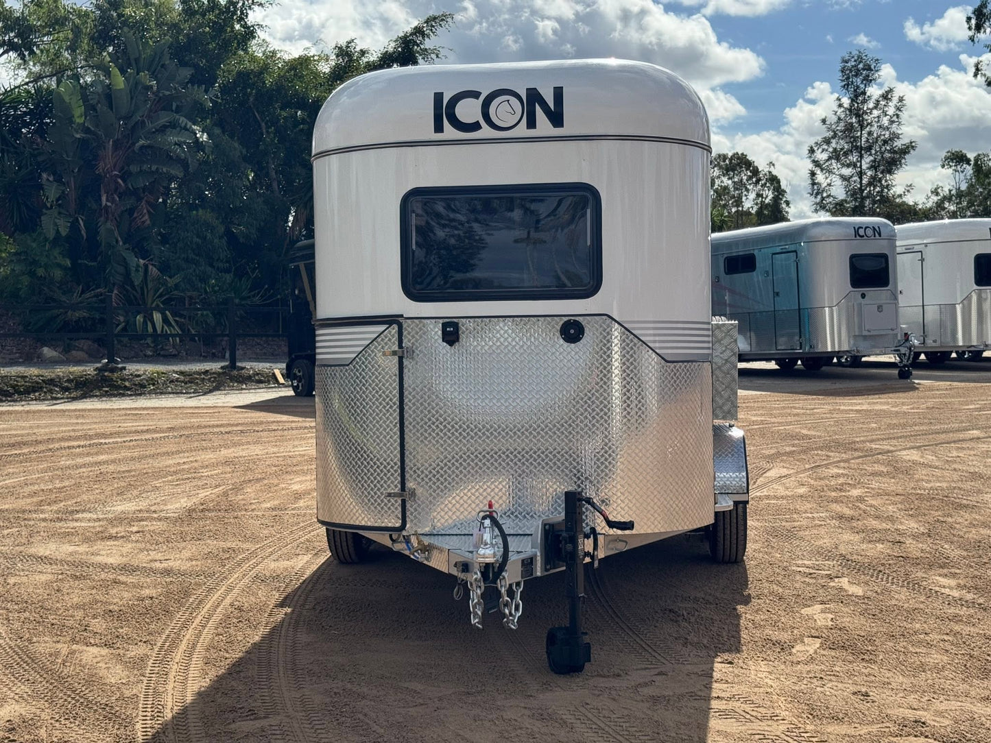ICON 2HSL-L400 Wide Bay 2026 Model