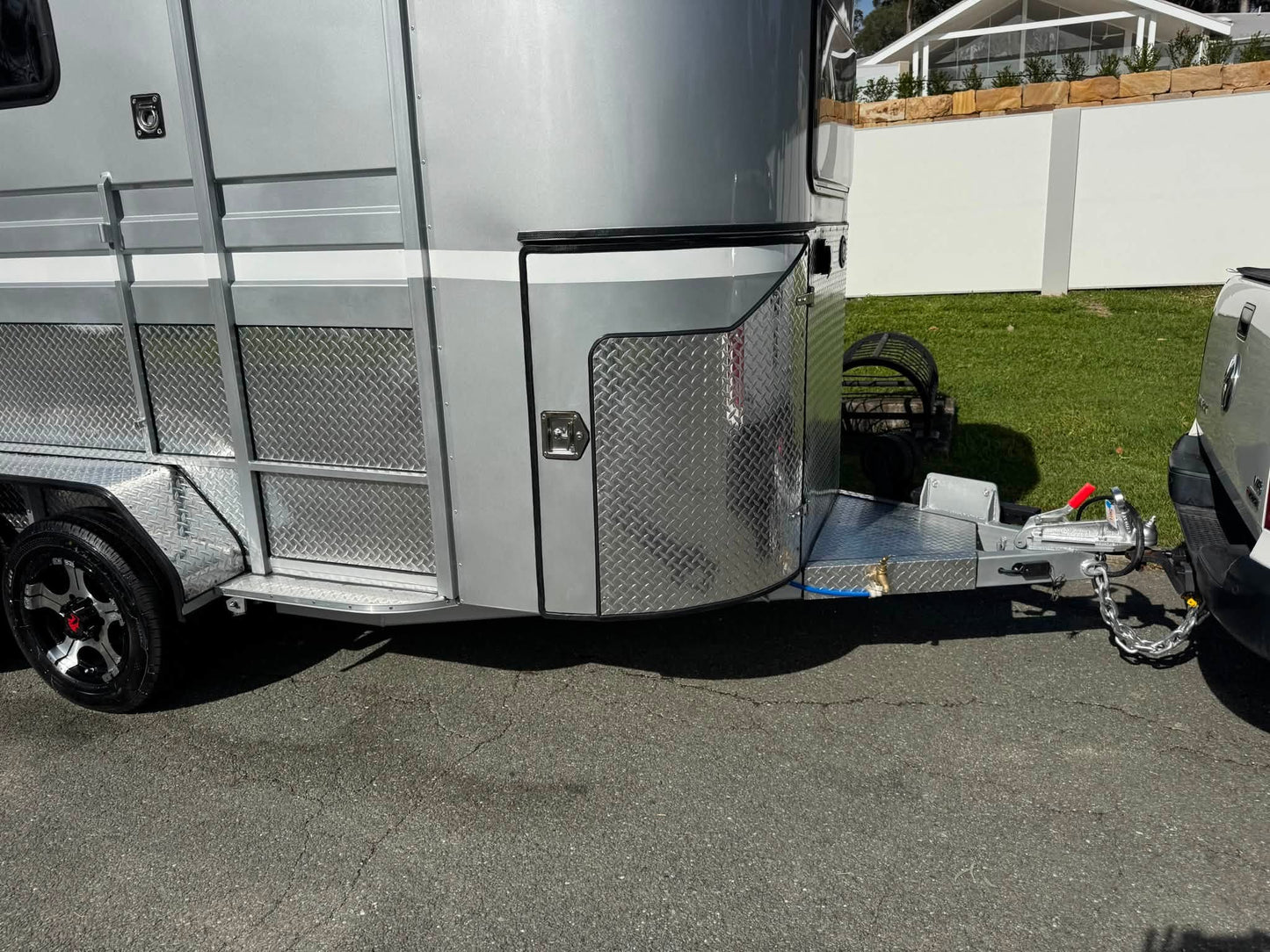 EuroEquestrian 2HSL-L400 Wide Bay ICON Series 2026 - 2 Horse Straight Load