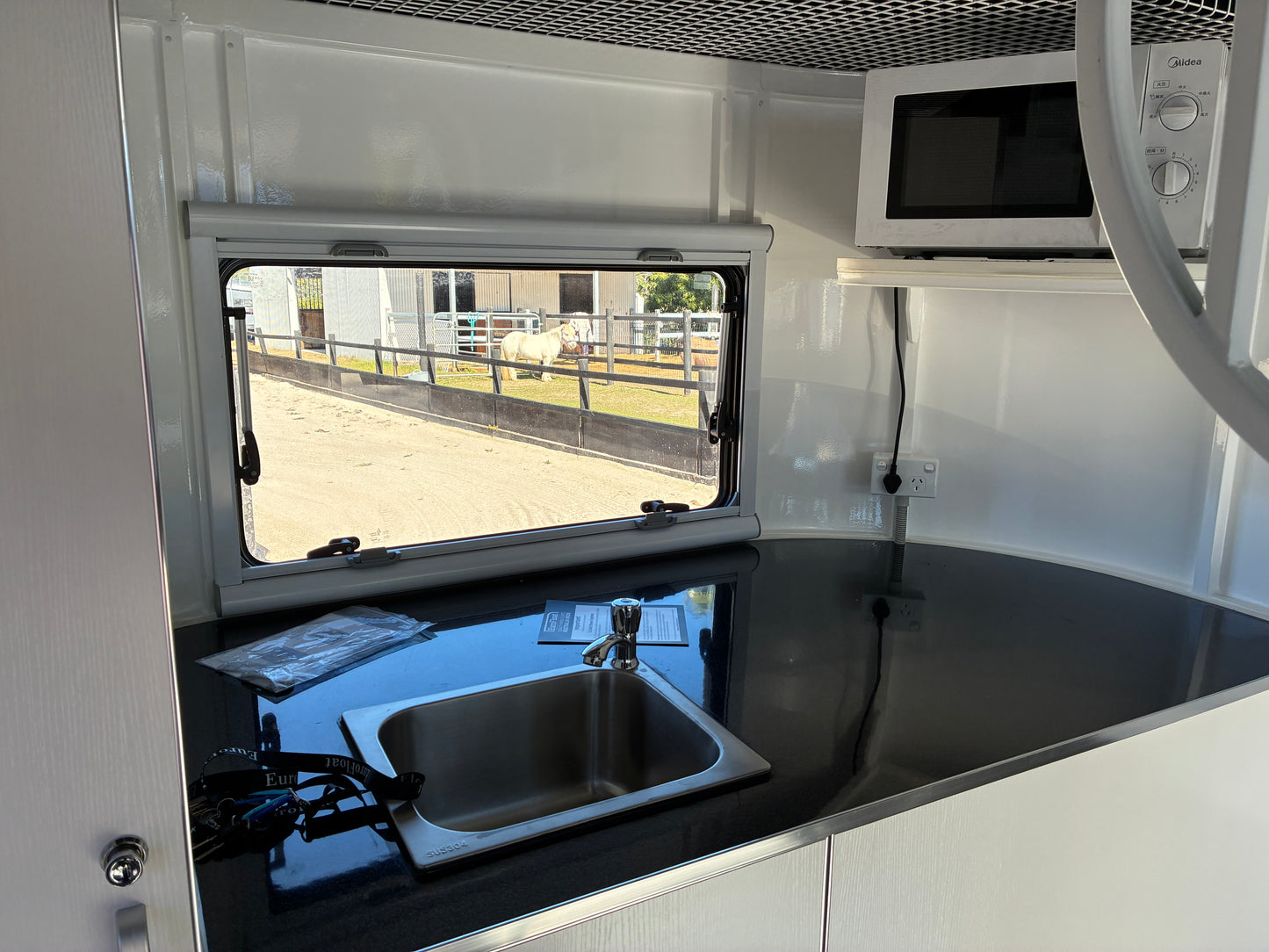 2HSL-L400 SN Classic Series Deluxe Package