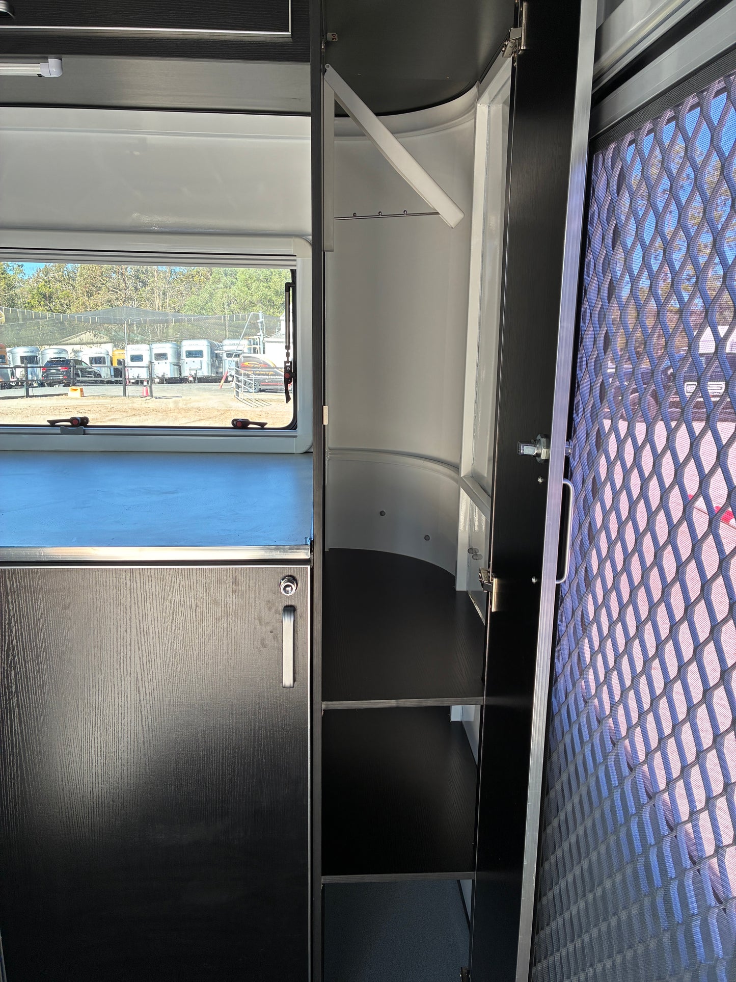 2HAL-L860 SN Prestige Series Deluxe Package