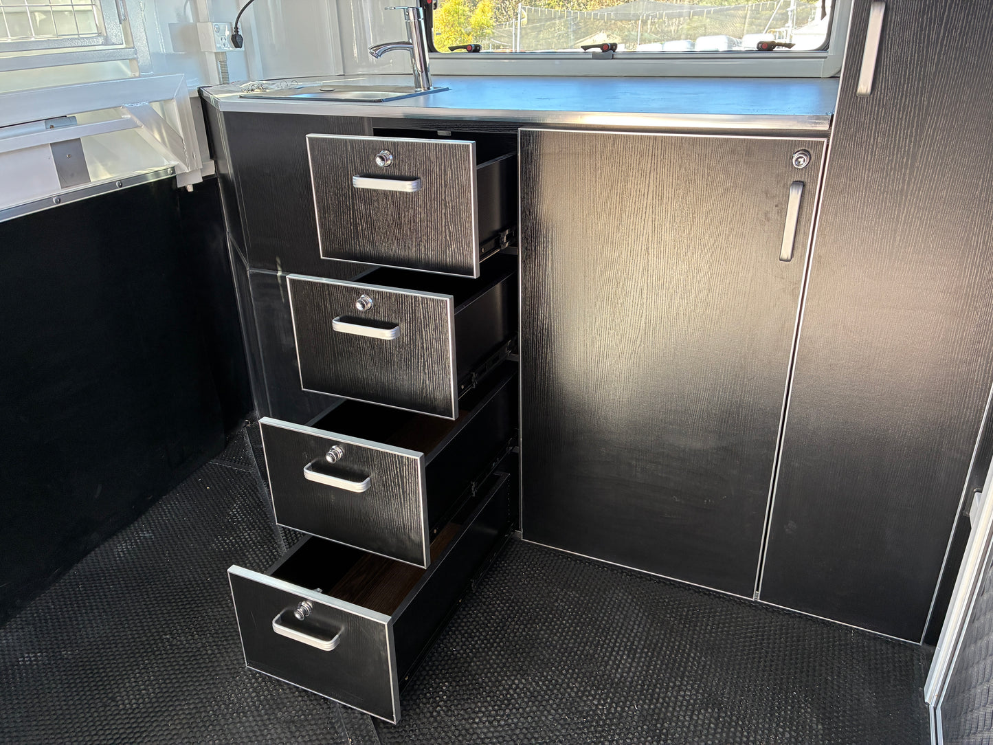 2HAL-L860 SN Prestige Series Deluxe Package