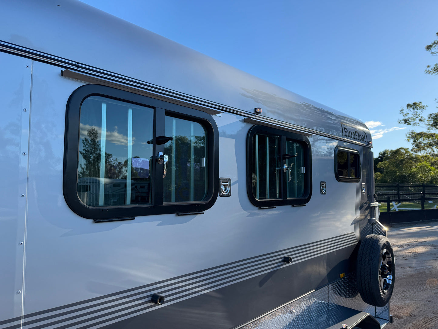 EuroFloat 2HAL-L860 SN Eventer Prestige Series Deluxe Package