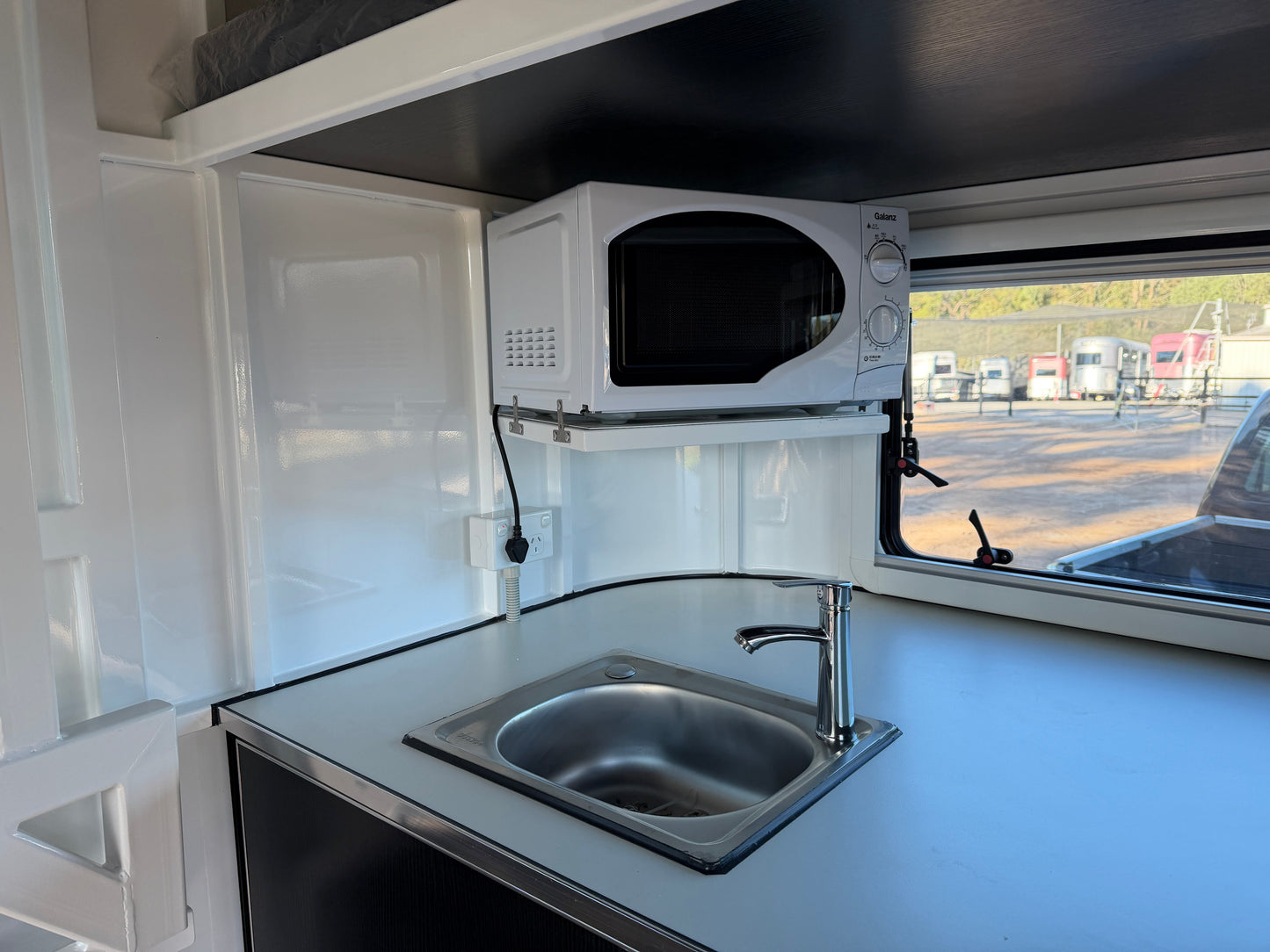 EuroFloat 2HAL-L860 SN Eventer Prestige Series Deluxe Package