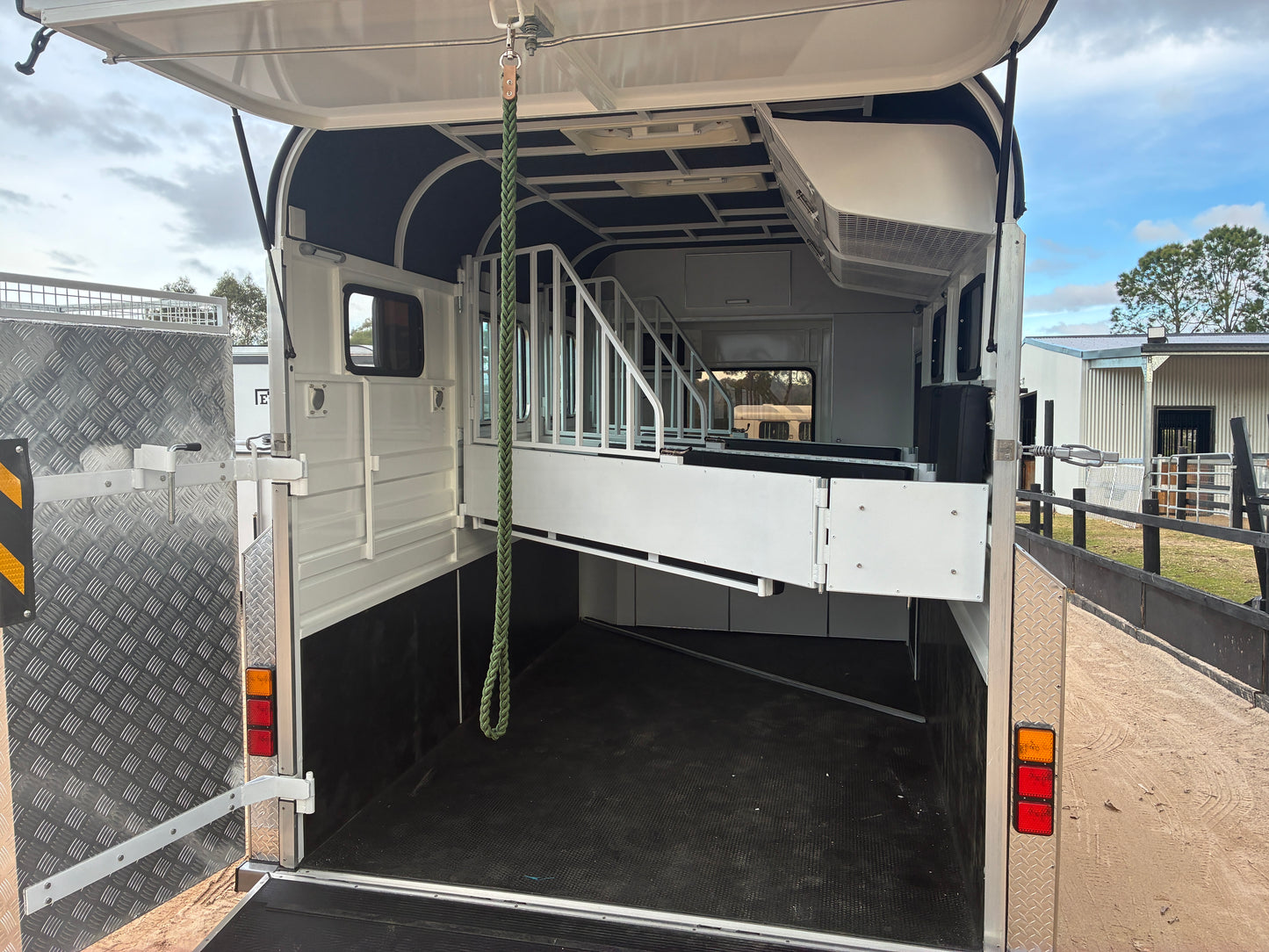 2HAL-L600 SN Classic Series Deluxe Package