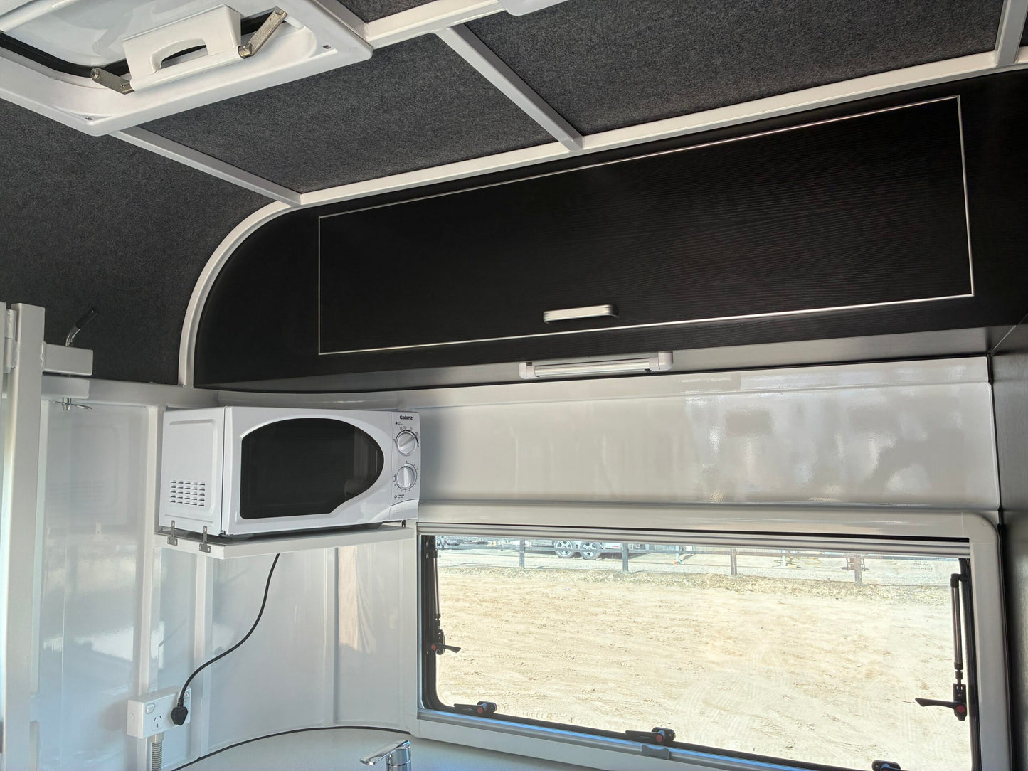 2HAL-L860 SN Prestige Series Deluxe Package