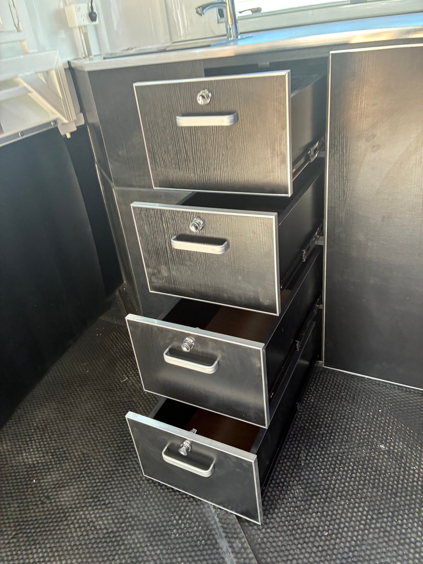 2HAL-L860 SN Prestige Series Deluxe Package