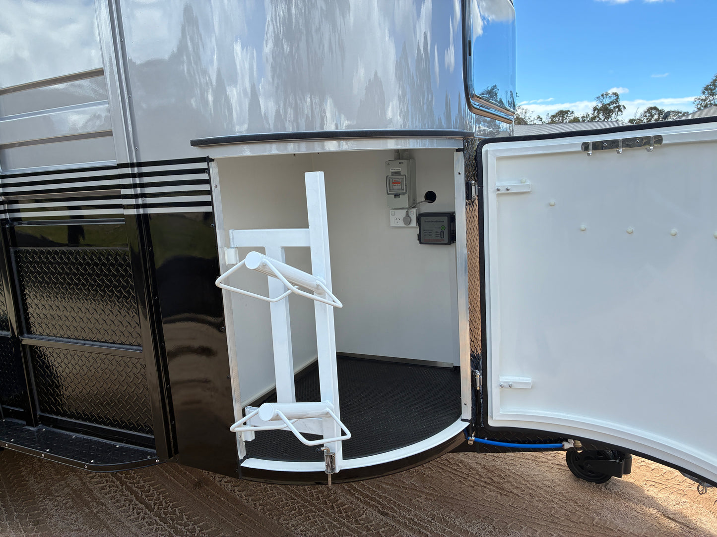 2HSL-L600 SN Classic Series Deluxe Package