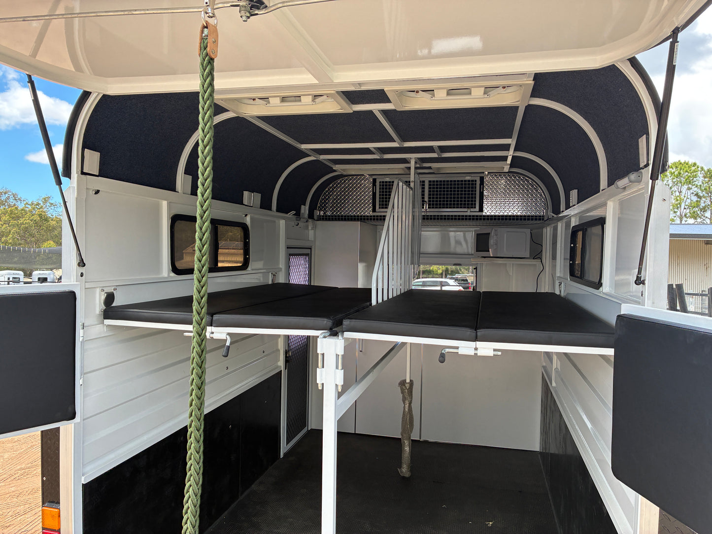 2HSL-L600 SN Classic Series Deluxe Package