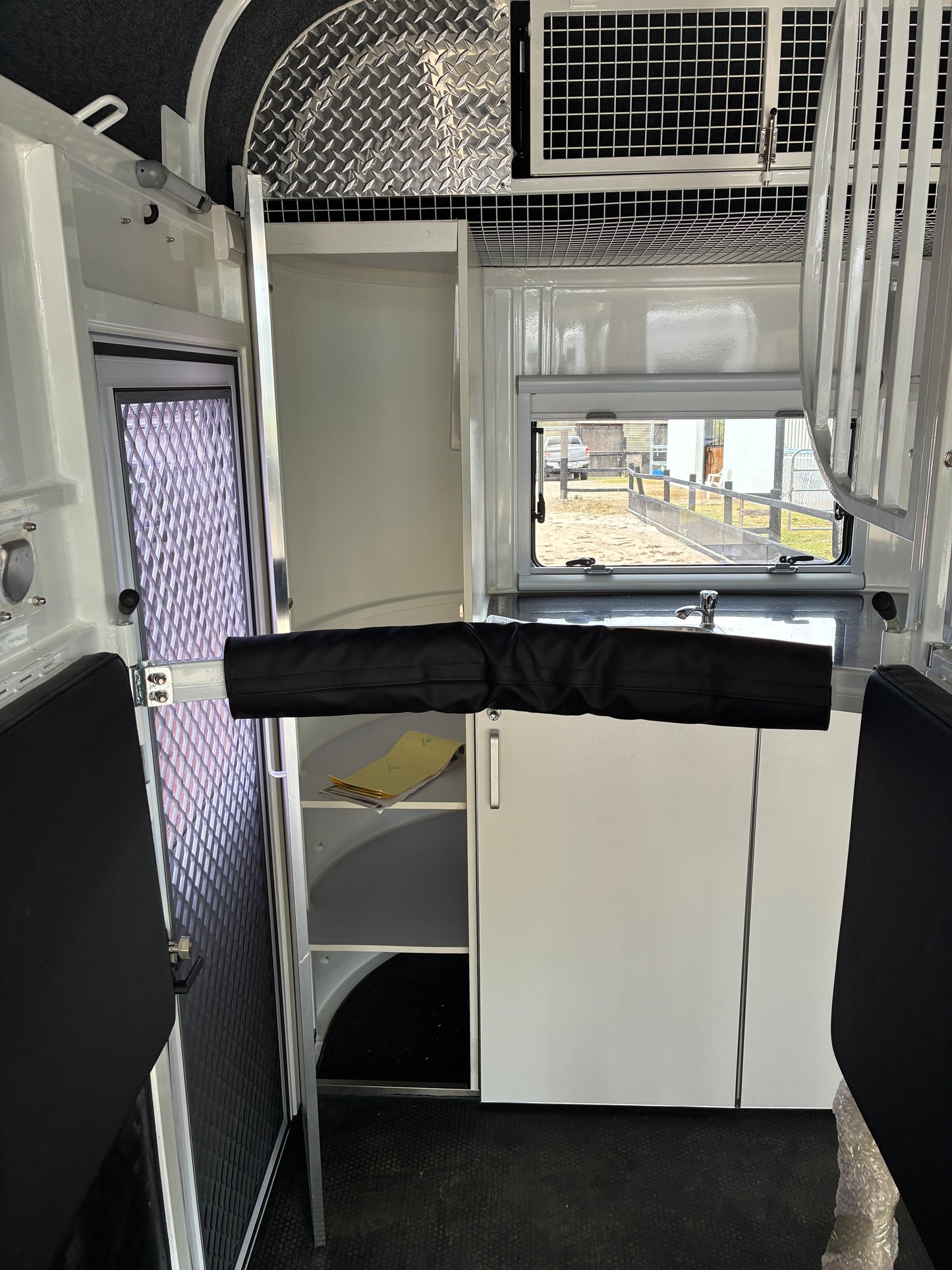 2HSL-L600 SN Classic Series Deluxe Package