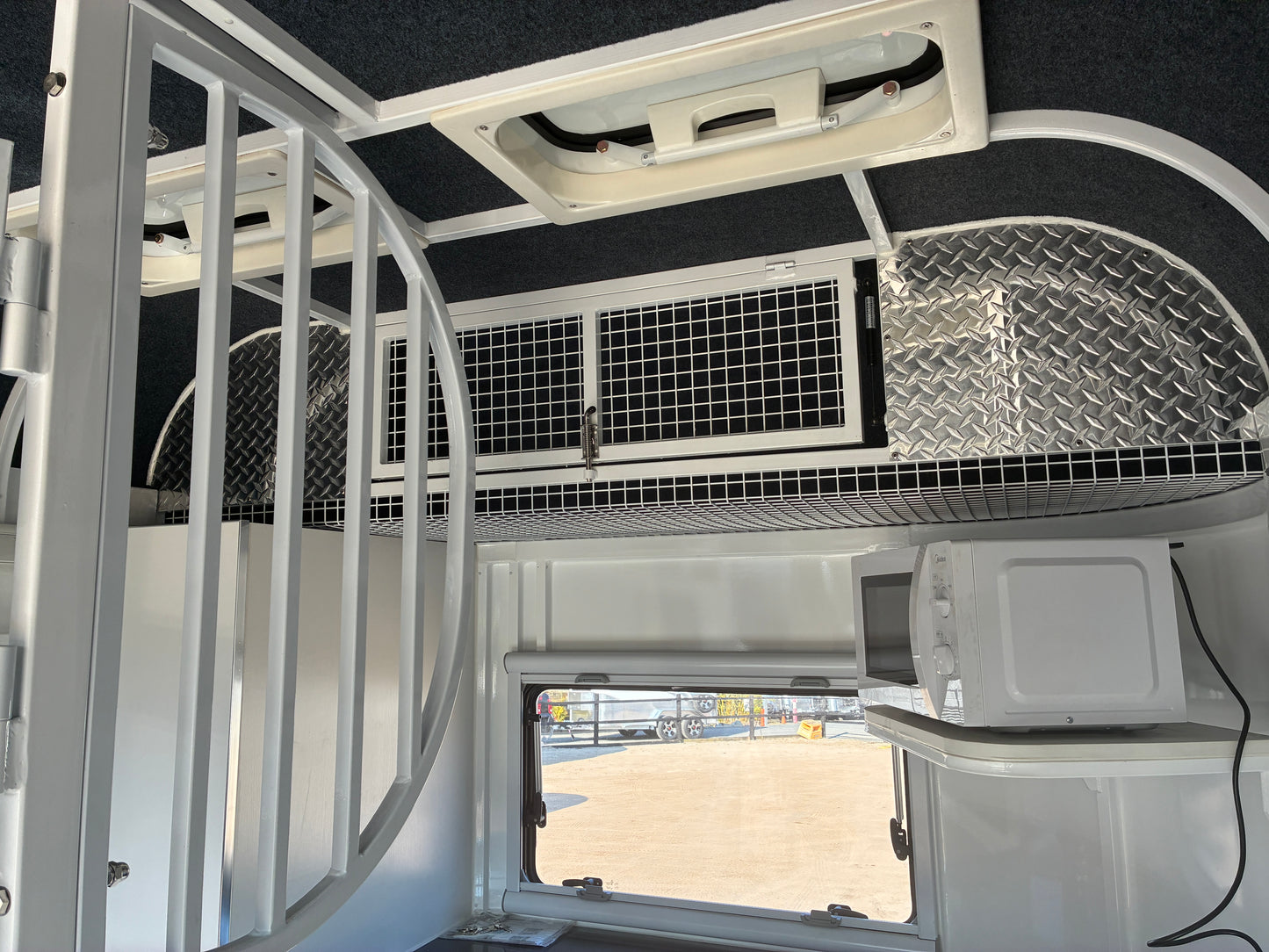 2HSL-L400 SN Classic Series Deluxe Package