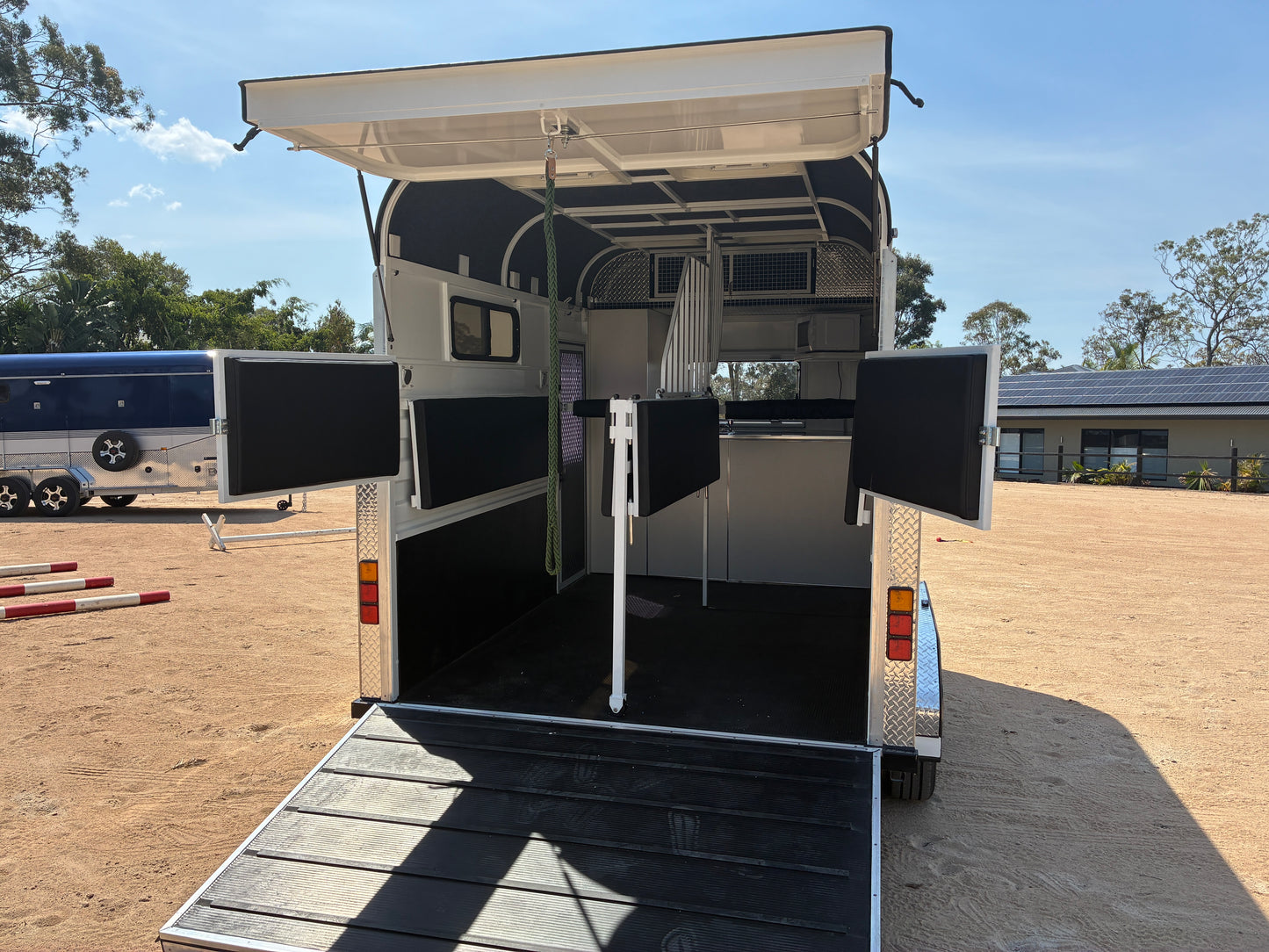 2HSL-L600 SN Classic Series Deluxe Package