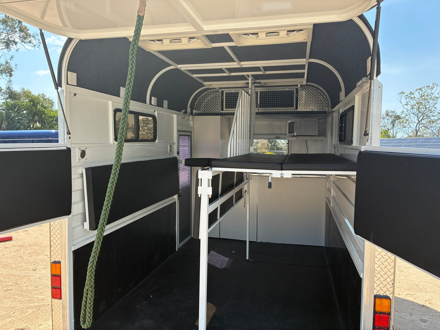 2HSL-L600 SN Classic Series Deluxe Package