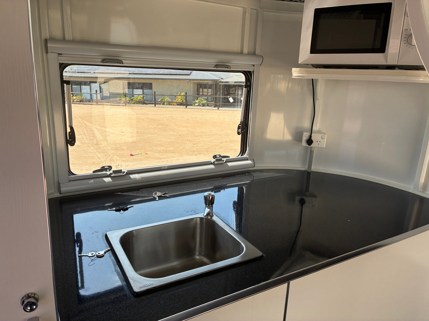 2HSL-L600 SN Classic Series Deluxe Package