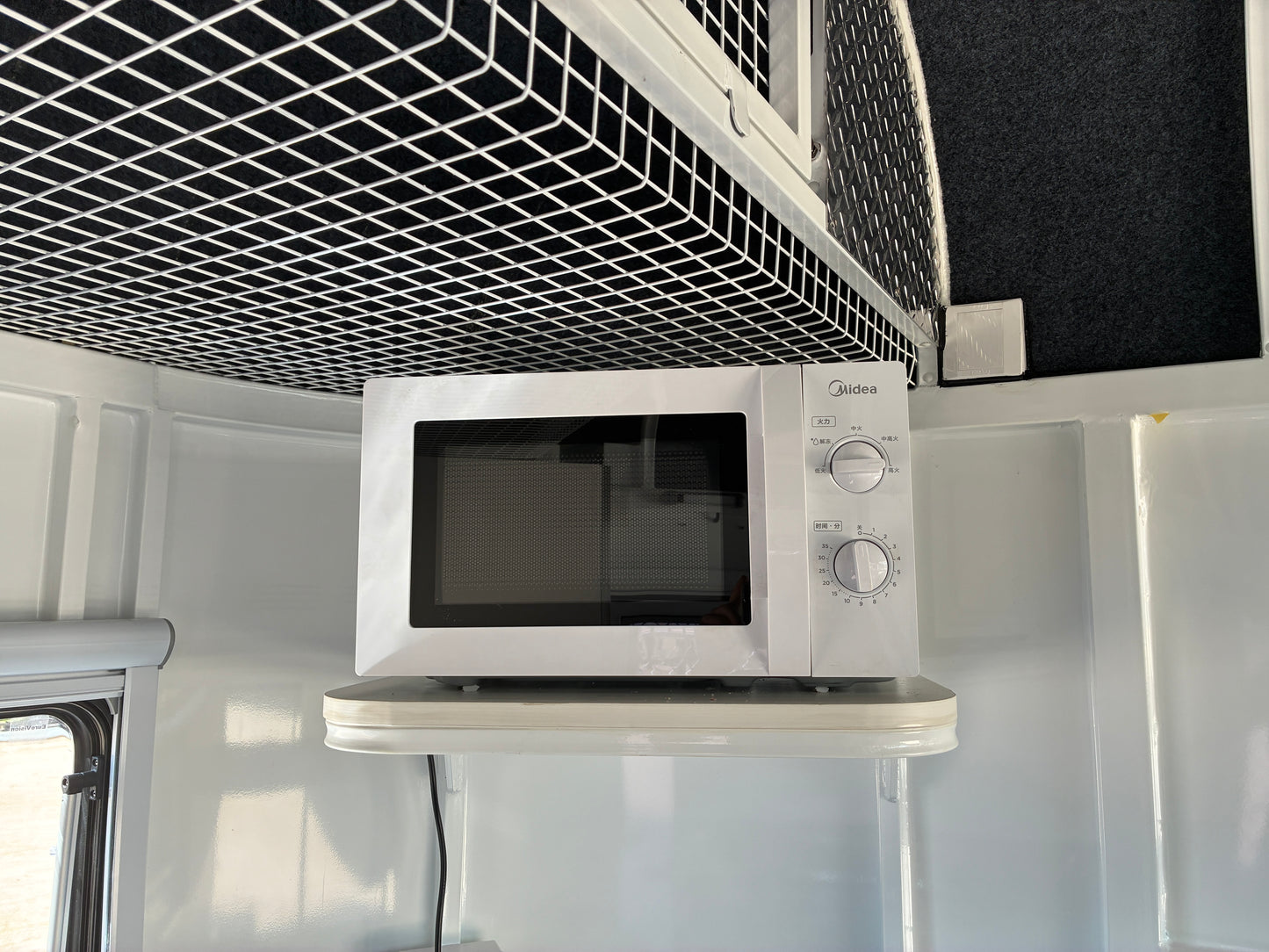 2HSL-L600 SN Classic Series Deluxe Package