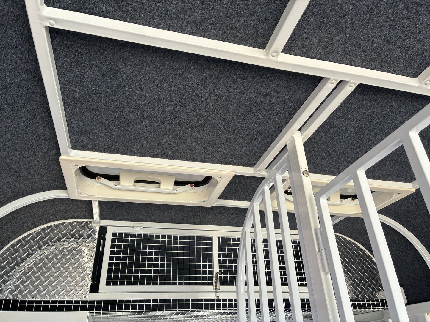 2HSL-L600 SN Classic Series Deluxe Package