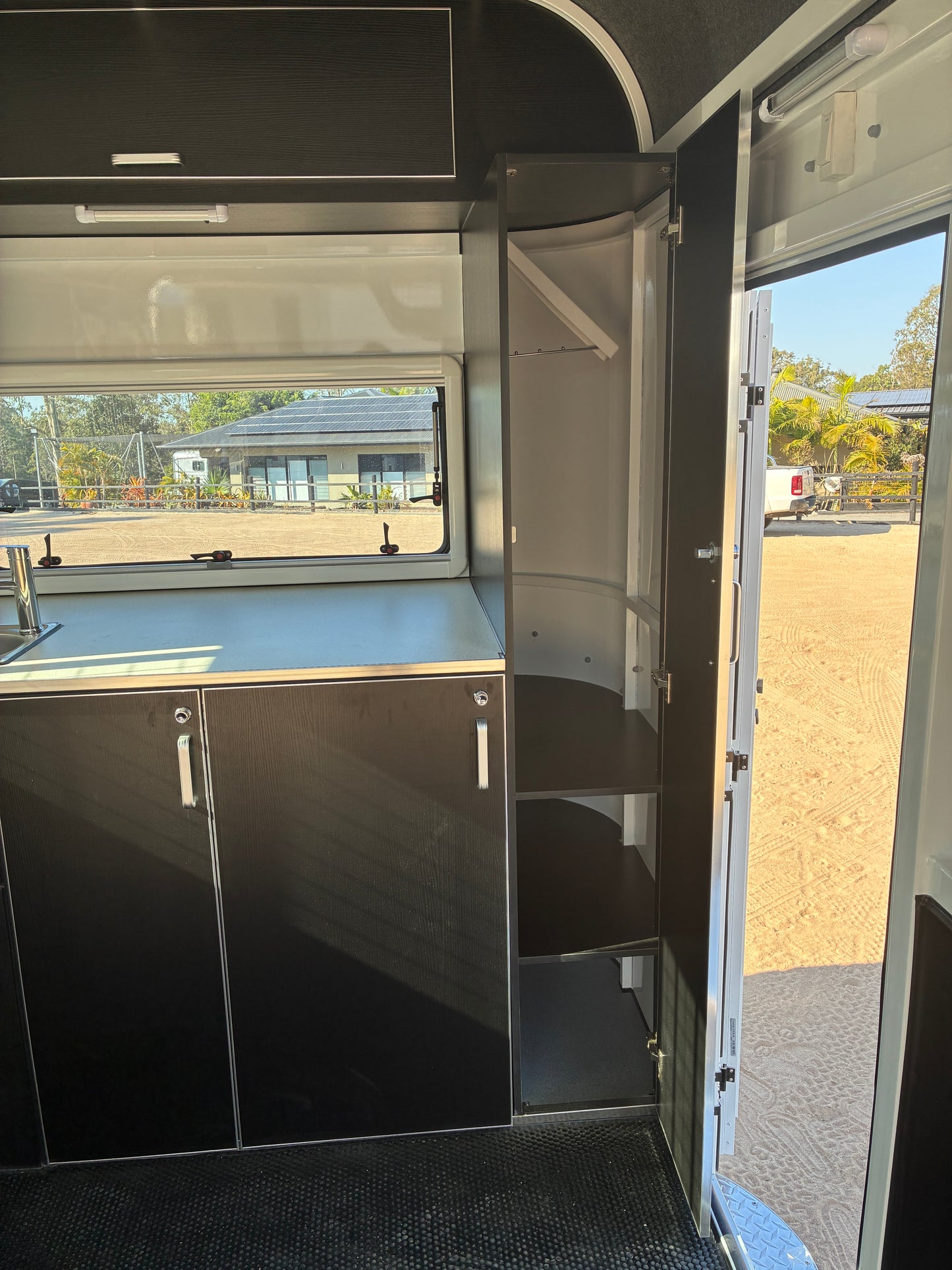 2HAL-L600 SN Prestige Series Deluxe Package