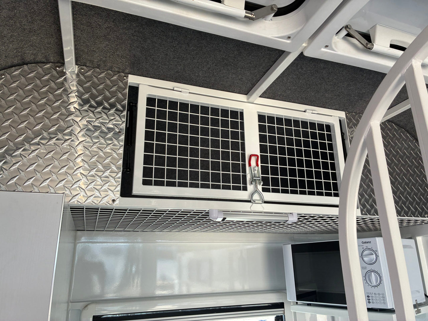 2HSL-L600 SN Prestige Series Deluxe Package