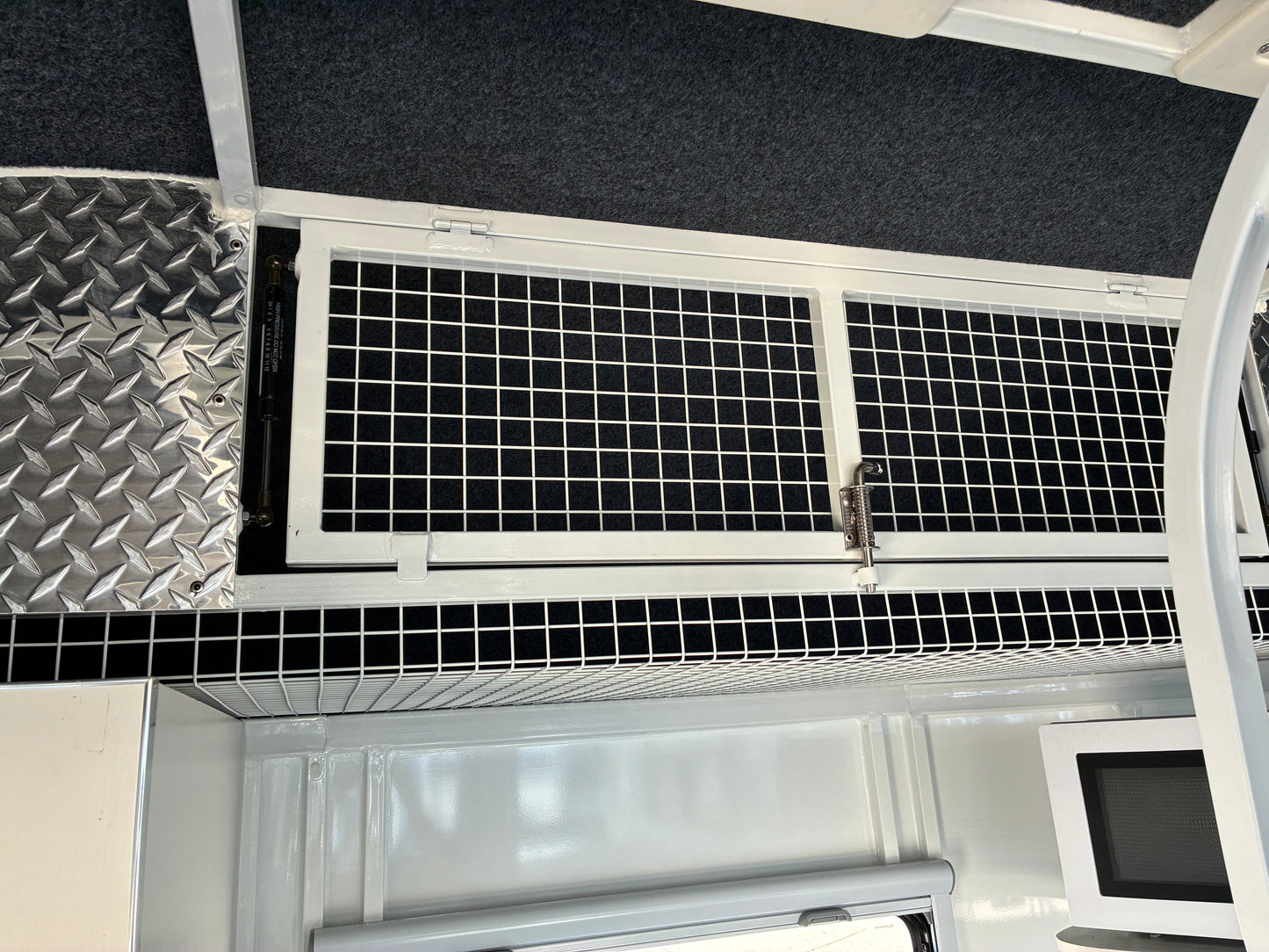 2HSL-L600 SN Classic Series Deluxe Package