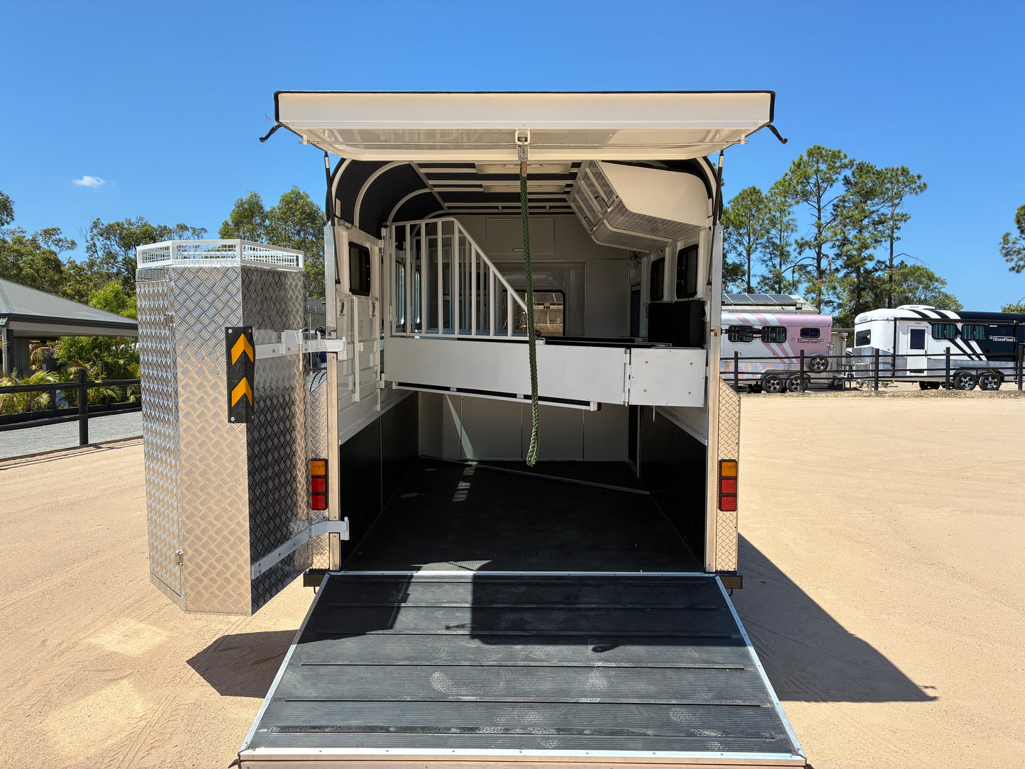 2HAL-L600 SN Classic Series Deluxe Package