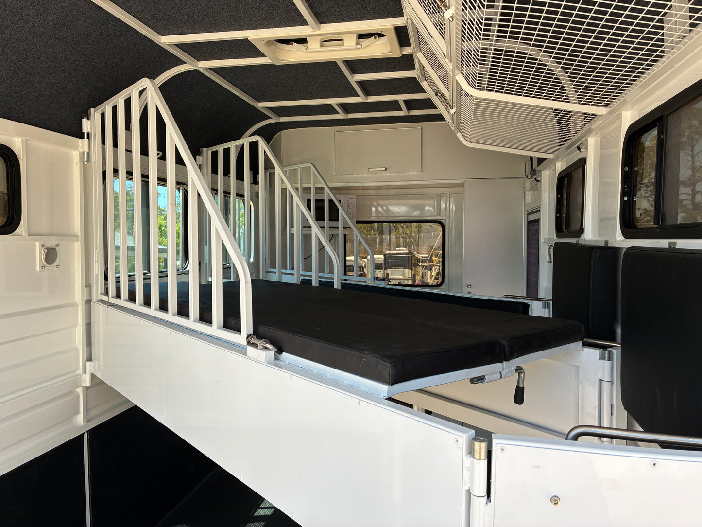 2HAL-L600 SN Classic Series Deluxe Package