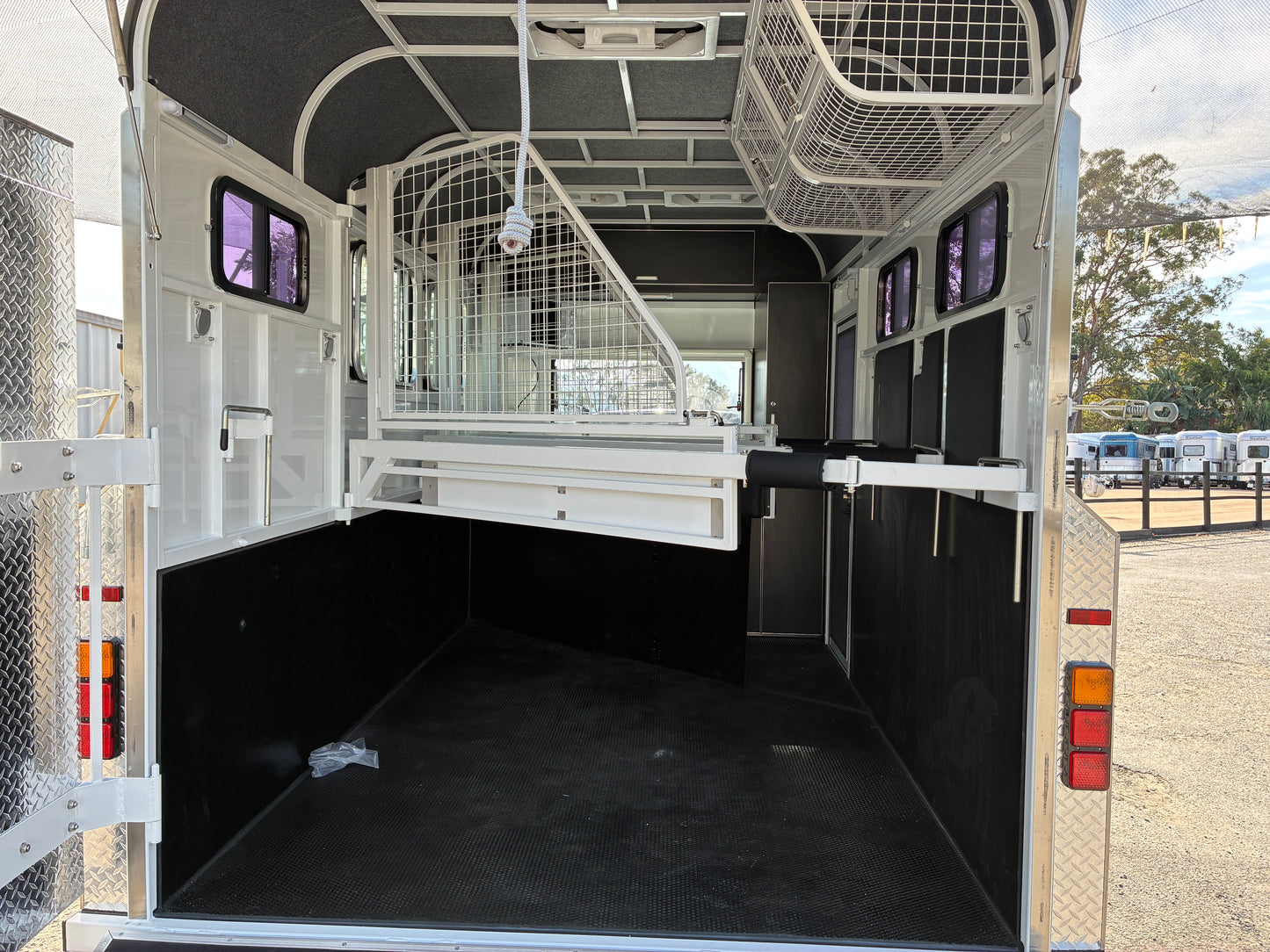 2HAL-L600 SN Prestige Series Deluxe Package