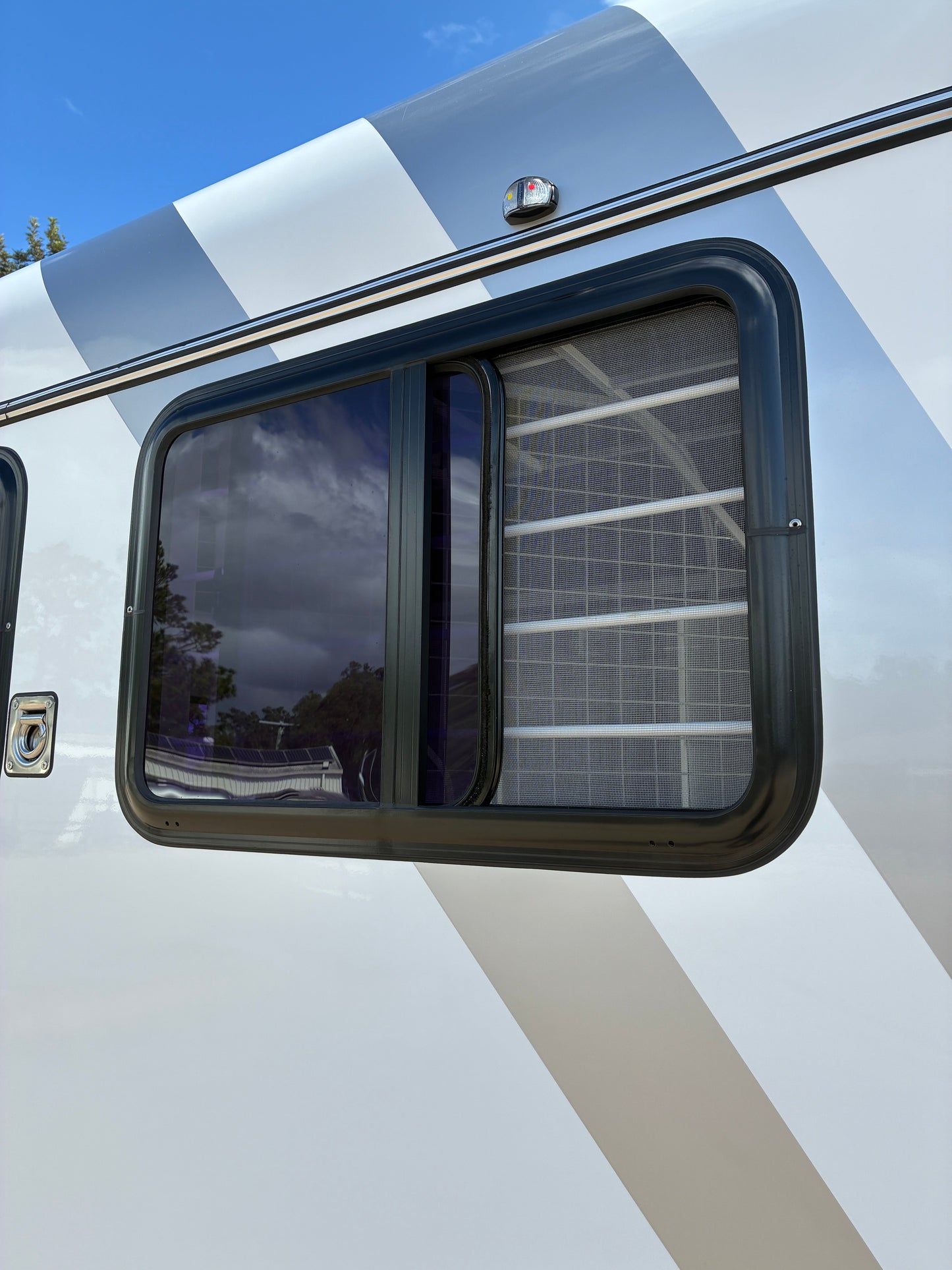 EuroFloat 2HAL-S SN Prestige Series Standard Package