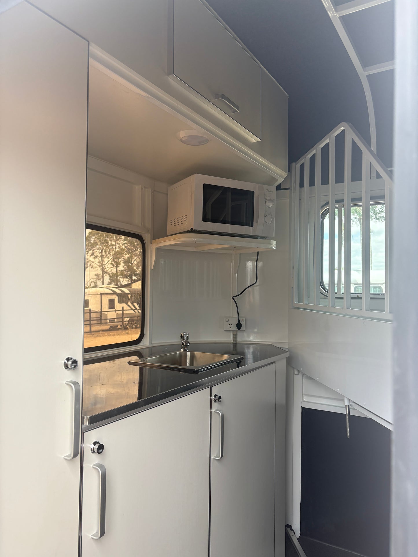 2HAL-L600 SN Classic Series Deluxe Package