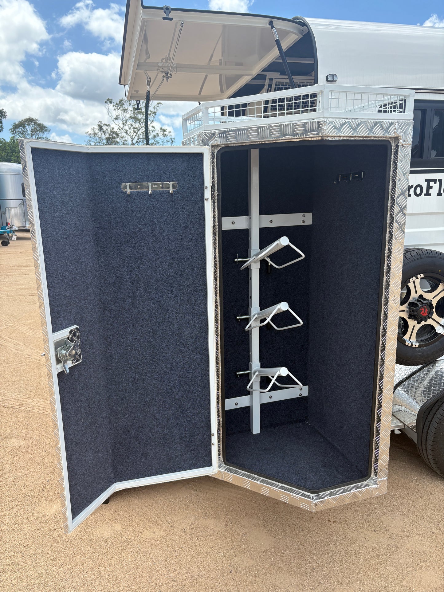 2HAL-L600 SN Classic Series Deluxe Package