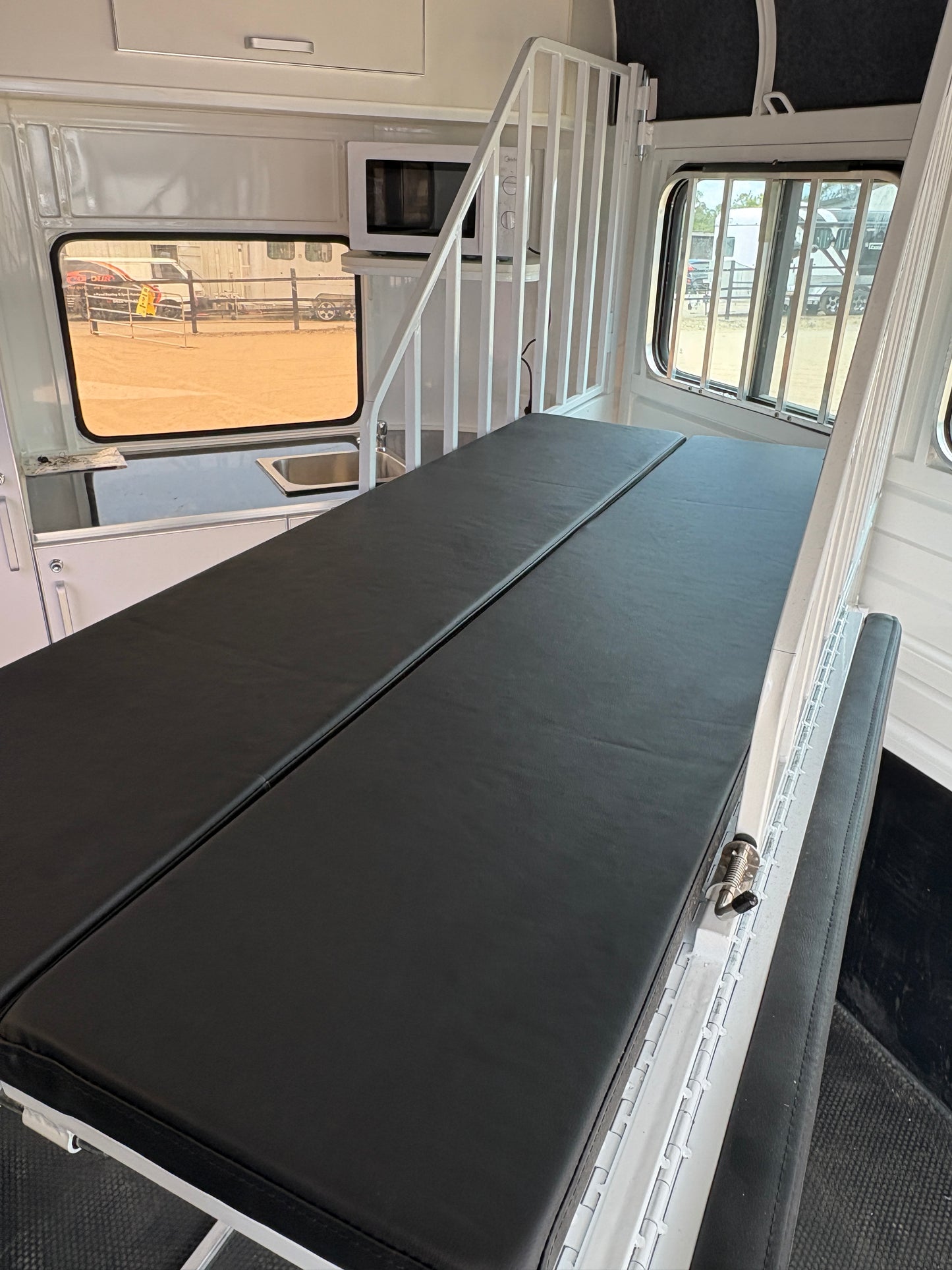 2HAL-L600 SN Classic Series Deluxe Package