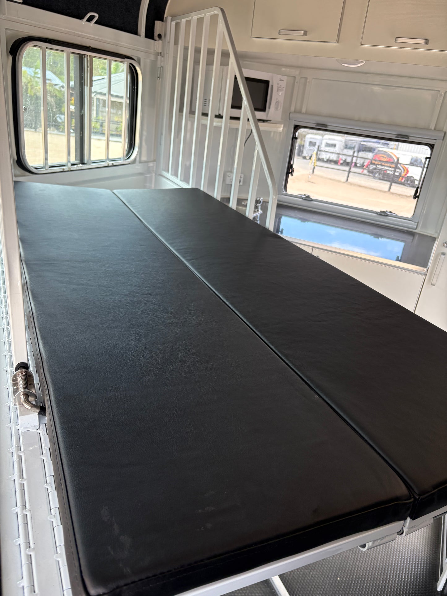 2HAL-L860 SN Classic Series Deluxe Package