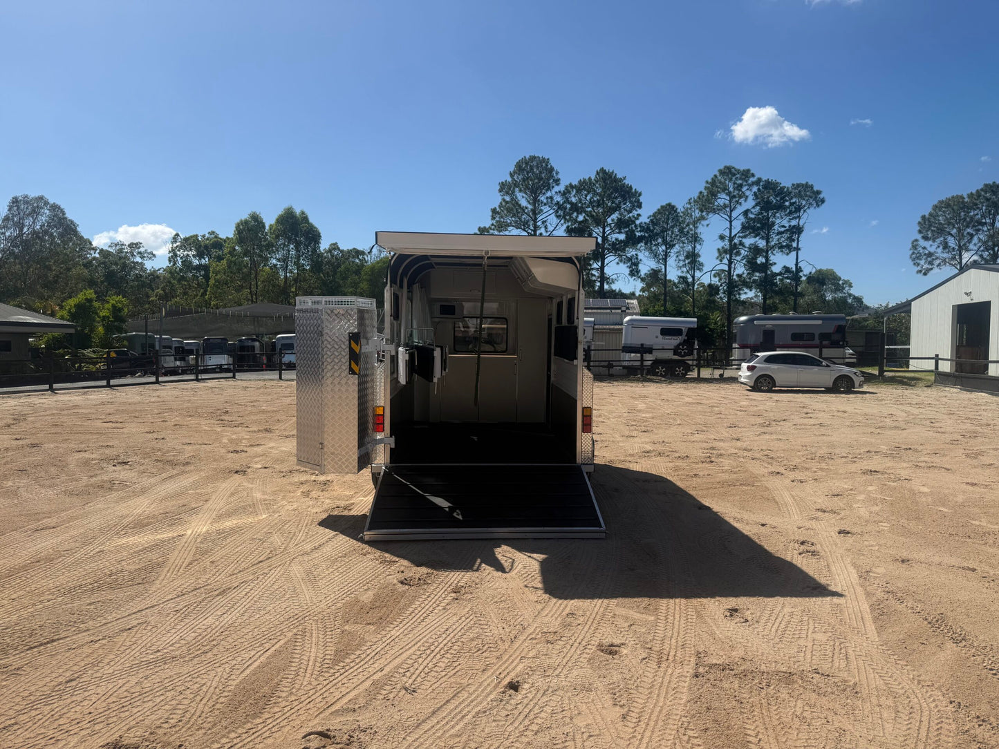 2HAL-L600 SN Classic Series Deluxe Package